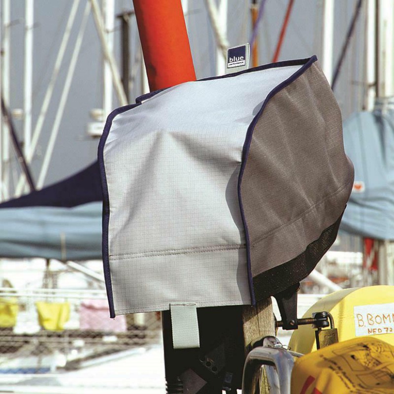 Buitenboordmotorhoes 1